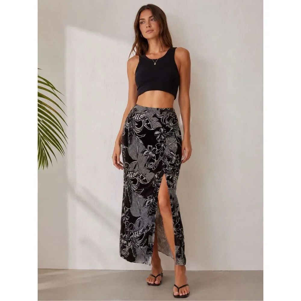 Zara Trafaluc Floral Pleated Wrap Midi Skirt Side Slit Black White Size M